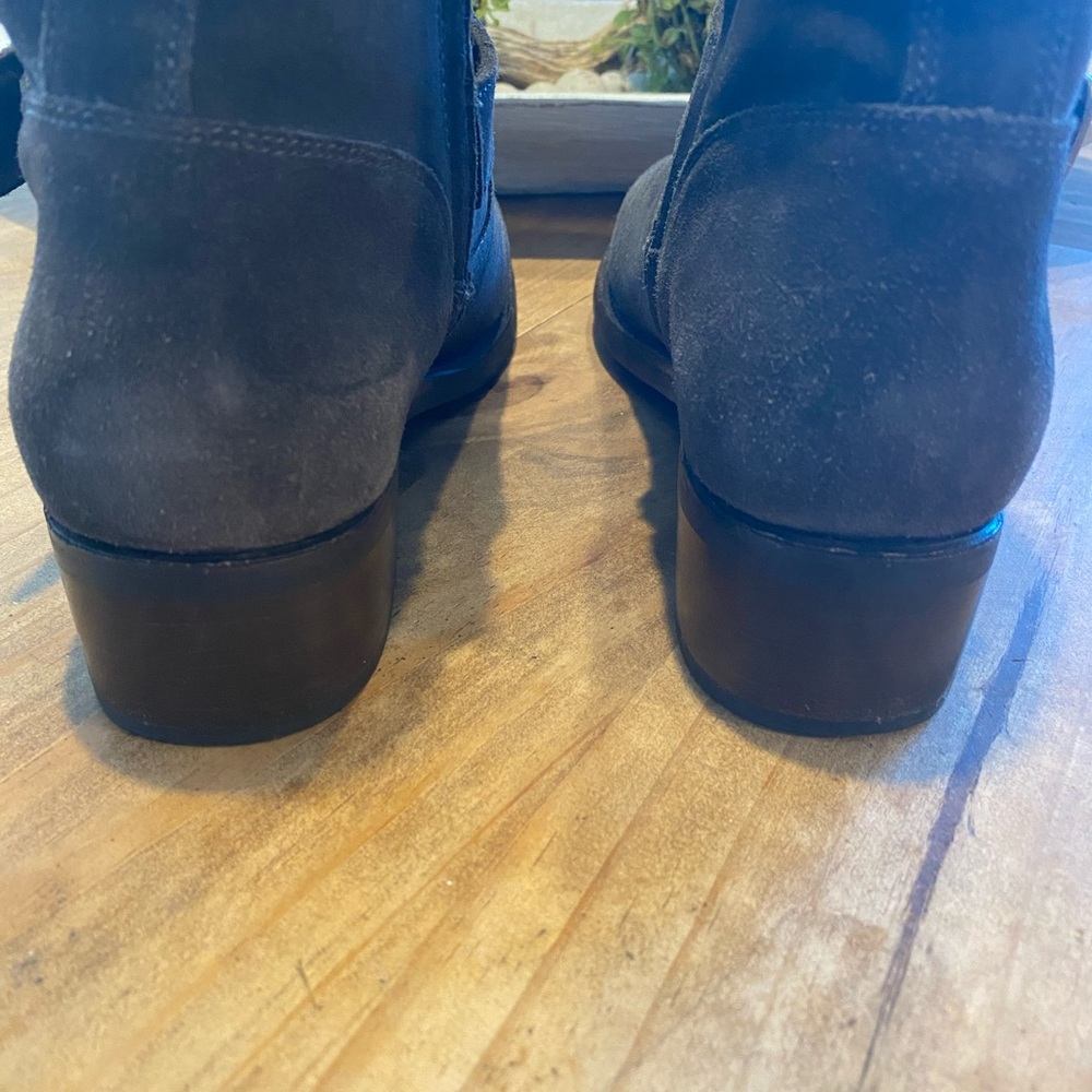 Frye Suede Harness Ankle Boots Gray Buckle Moto Style Women’s Size 8 B - Picture 3 of 13
